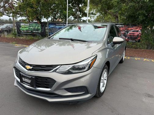 Gold 2017 Chevrolet Cruze LT