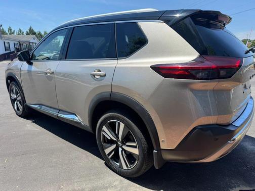 gold 2021 Nissan Rogue Platinum