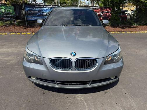 Silver 2004 BMW 525 i