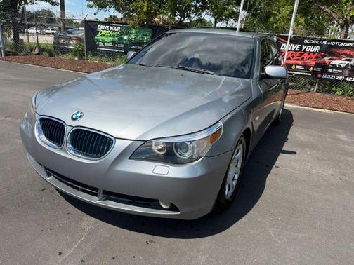 Silver 2004 BMW 525 i