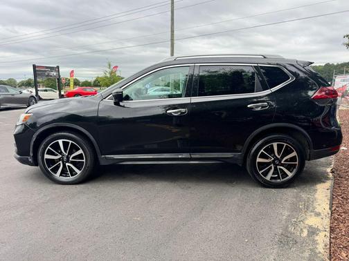 Black 2019 Nissan Rogue SL