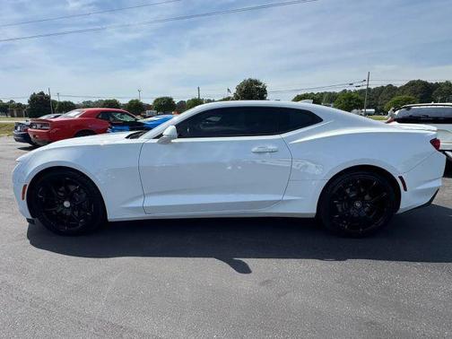 Summit White 2021 Chevrolet Camaro RWD Coupe LT1