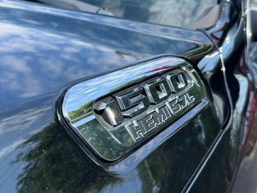 Diamond Black Crystal Pearlcoat 2020 RAM 1500 Longhorn
