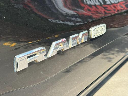 Diamond Black Crystal Pearlcoat 2020 RAM 1500 Longhorn