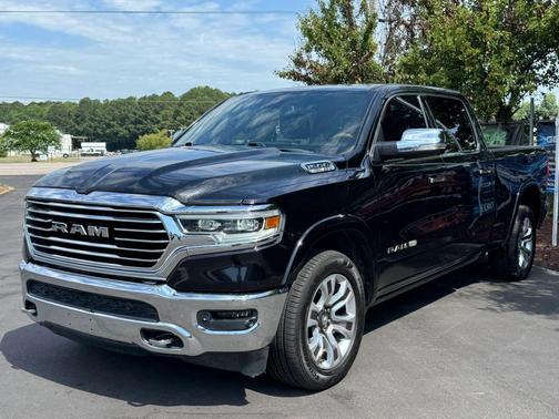 Diamond Black Crystal Pearlcoat 2020 RAM 1500 Longhorn