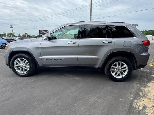 Billet Silver Metallic Clearcoat 2018 Jeep Grand Cherokee Laredo E