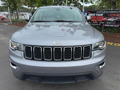Billet Silver Metallic Clearcoat 2018 Jeep Grand Cherokee Laredo E