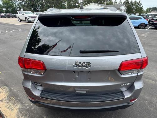 Billet Silver Metallic Clearcoat 2018 Jeep Grand Cherokee Laredo E