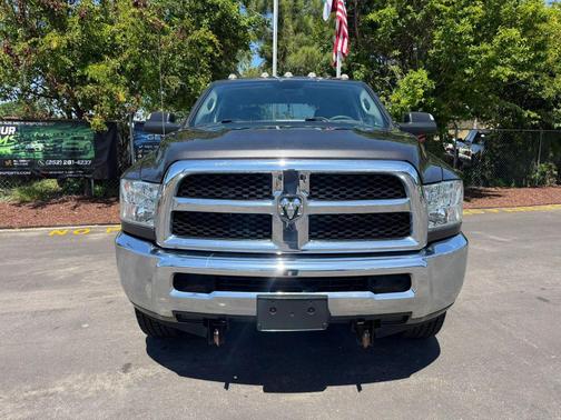Granite Crystal Metallic Clearcoat 2018 RAM 2500 Tradesman Crew Cab 4x4 6'4' Box