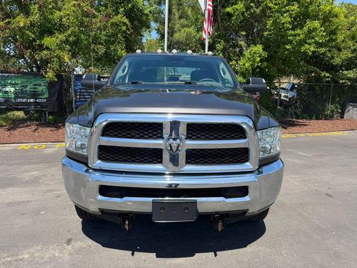 Granite Crystal Metallic Clearcoat 2018 RAM 2500 Tradesman Crew Cab 4x4 6'4' Box