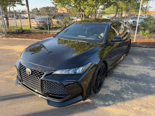 Midnight Black Metallic 2020 Toyota Avalon TRD
