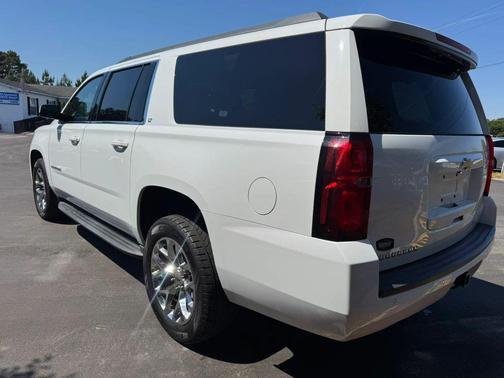 Summit White 2018 Chevrolet Suburban LT