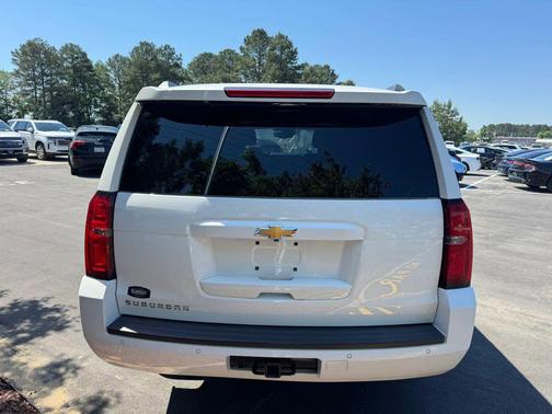 Summit White 2018 Chevrolet Suburban LT