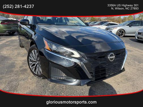 Super Black 2023 Nissan Altima 2.5 SV