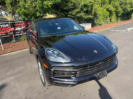 Jet Black Metallic 2020 Porsche Cayenne S