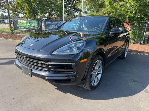 Jet Black Metallic 2020 Porsche Cayenne S