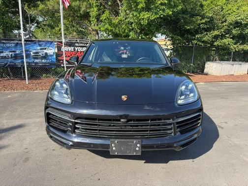 Jet Black Metallic 2020 Porsche Cayenne S