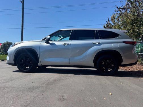 Celestial Silver Metallic 2021 Toyota Highlander L