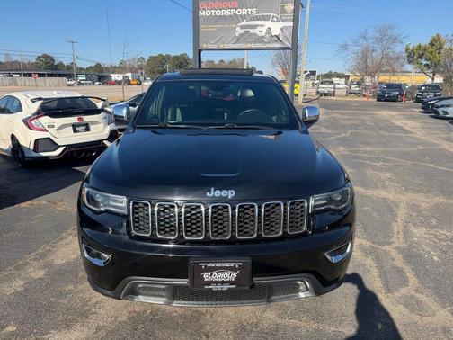 Diamond Black Crystal Pearlcoat 2017 Jeep Grand Cherokee Limited