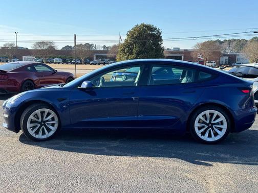 Deep Blue Metallic 2022 Tesla Model 3 Standard Range