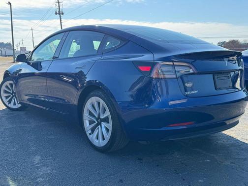 Deep Blue Metallic 2022 Tesla Model 3 Standard Range
