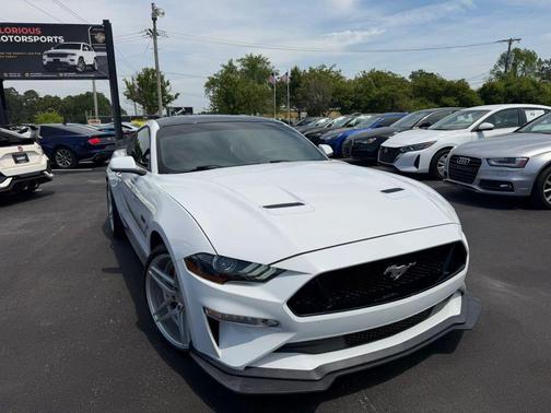 Oxford White 2018 Ford Mustang GT