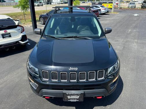 Diamond Black Crystal Pearlcoat 2018 Jeep Compass Trailhawk