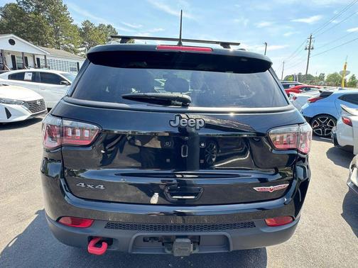 Diamond Black Crystal Pearlcoat 2018 Jeep Compass Trailhawk