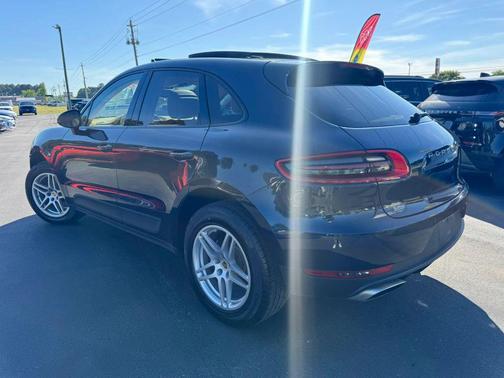 2017 Porsche Macan Macan Sport Edition