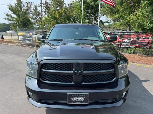Brilliant Black Crystal Pearlcoat 2016 RAM 1500 Tradesman/Express