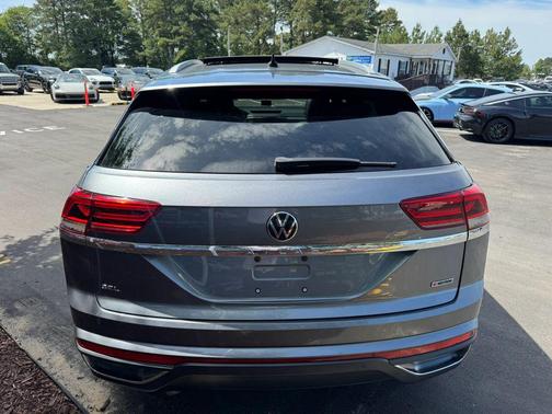 Pyrite Silver Metallic 2020 Volkswagen Atlas Cross Sport 2.0T SEL Premium