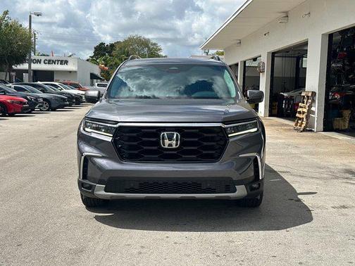2023 Honda Pilot Touring 8-Passenger