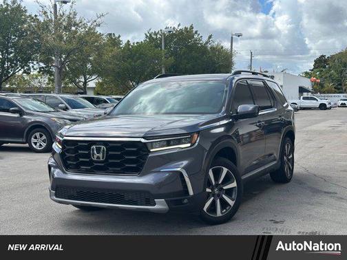 2023 Honda Pilot Touring 8-Passenger