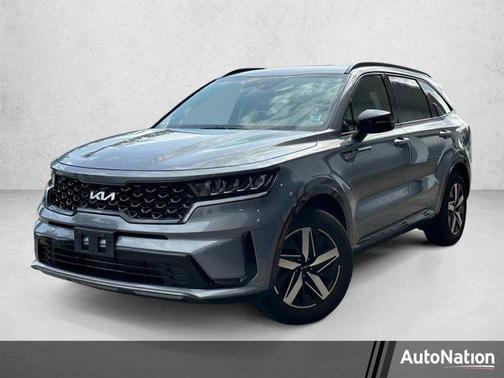 Everlasting Silver 2023 Kia Sorento S