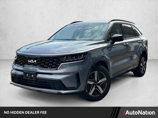 Everlasting Silver 2023 Kia Sorento S