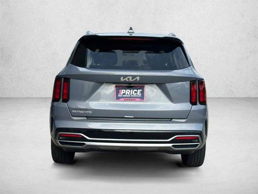 Everlasting Silver 2023 Kia Sorento S