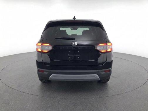 Crystal Black Pearl 2023 Honda Pilot 2WD EX-L 7 Passenger