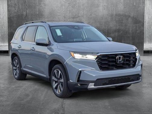 2025 Honda Pilot Touring 8-Passenger