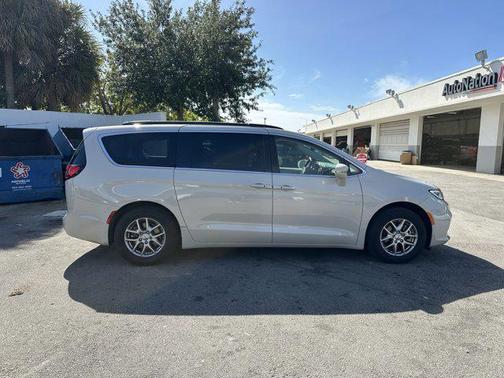 2021 Chrysler Pacifica Touring