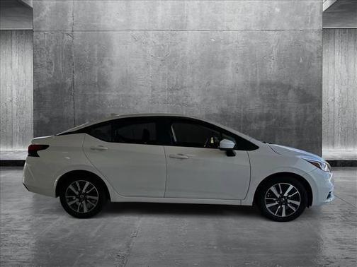 2022 Nissan Versa 1.6 SV
