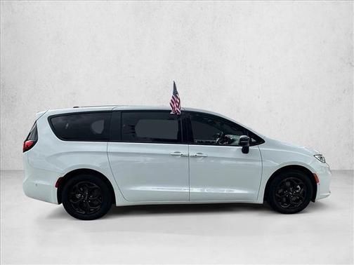 2024 Chrysler Pacifica Hybrid S Appearance Pkg