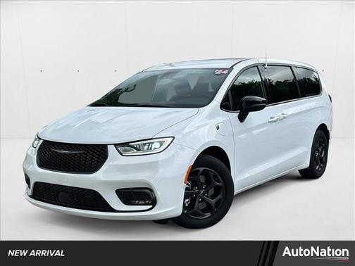 2024 Chrysler Pacifica Hybrid S Appearance Pkg