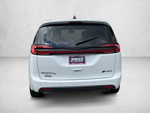 2024 Chrysler Pacifica Hybrid S Appearance Pkg