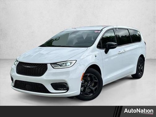 2024 Chrysler Pacifica Hybrid S Appearance Pkg