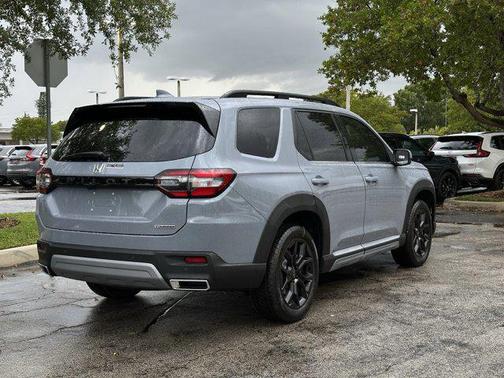 2025 Honda Pilot Touring 8-Passenger