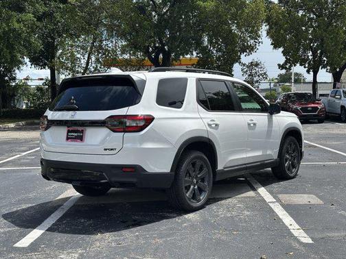 Platinum White Pearl 2026 Honda Pilot Sport