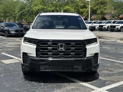 Platinum White Pearl 2026 Honda Pilot Sport