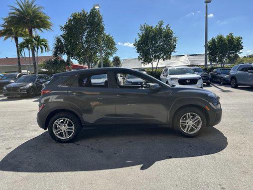 2023 Hyundai KONA SE