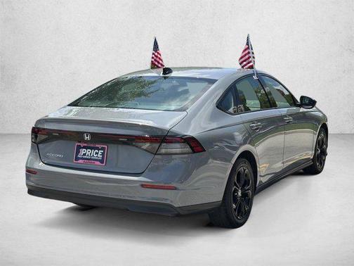 Urban Gray Pearl 2025 Honda Accord SE