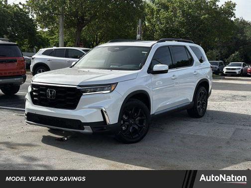 2025 Honda Pilot Touring 8-Passenger